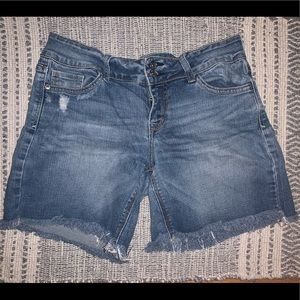 ▫️ Denim shorts ▫️